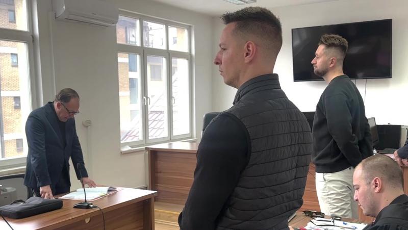 karton revolucija suđenje