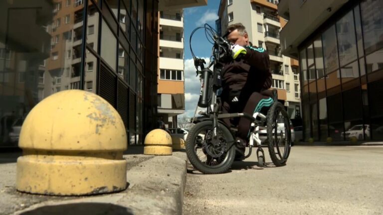Za mnoge su bh. ulice poligon pun barijera, a izlazak iz kuće čin hrabrosti