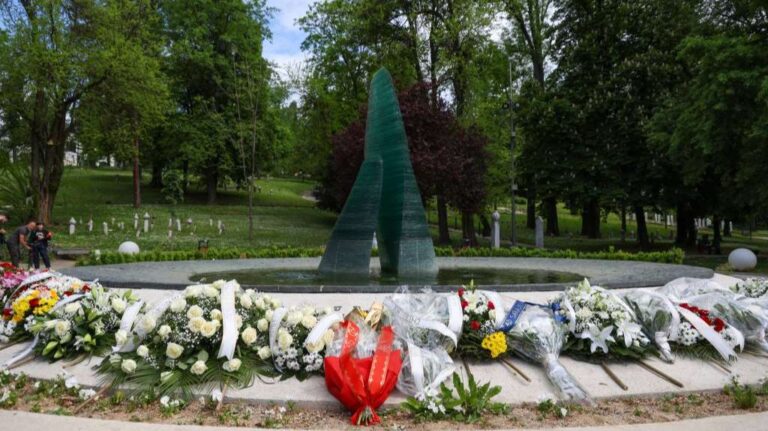 Spomenik ubijenoj djeci Sarajeva FENA