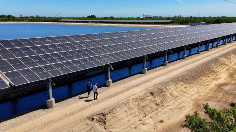 Kalifornija prekriva kanale solarnim panelima – donosi manje isparavanja, a više struje