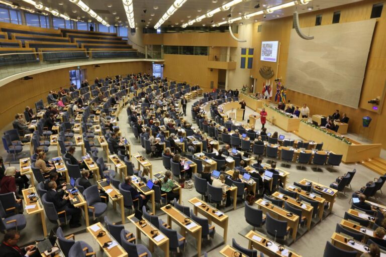 Švedska usvojila zakon o oduzimanju boravišnih dozvola migrantima zbog “lošeg ponašanja”