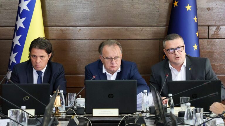Vlada FBiH izdvojila 50 miliona KM opšinama i gradovima