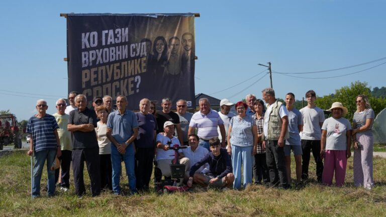 Podnovlje odgovorilo Sanji Vulić: „Na bilbordu nije meta, već pitanje ko gazi Vrhovni sud“
