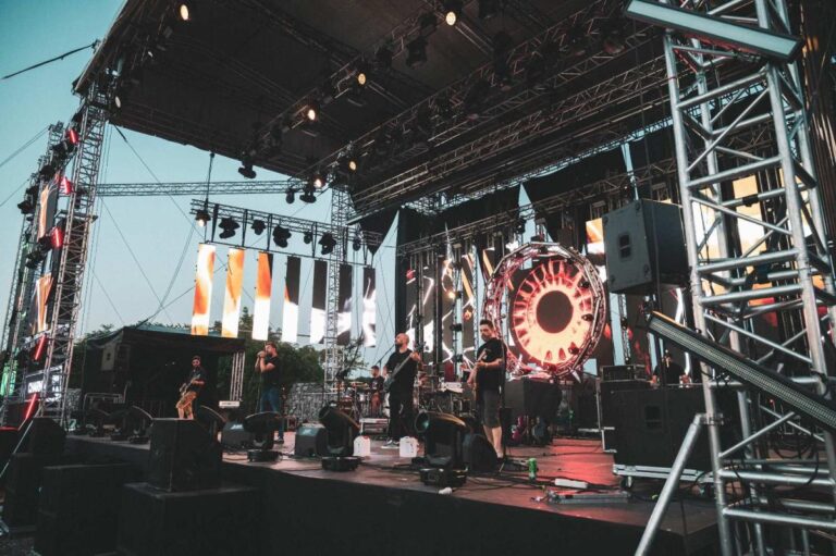 POGLED ISPRED BINE – Charna na Freshwave festivalu