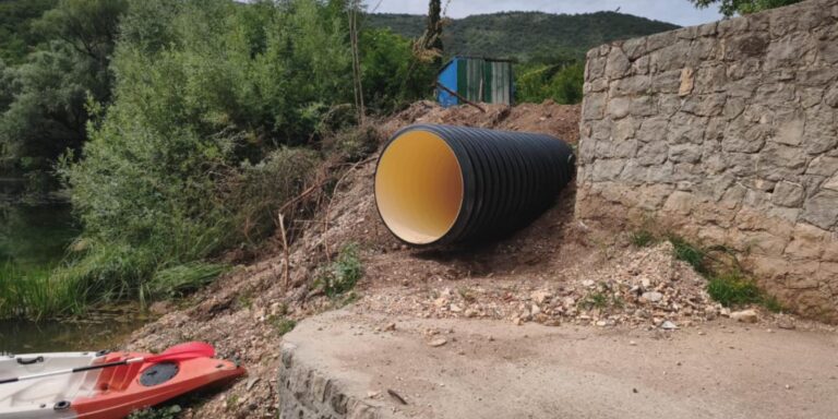 Zabrinutost zbog odvodne cijevi u blizini izvora netaknute rijeke Bunice