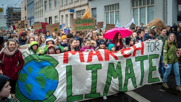 Ne očajavajte zbog onoga što se dešava našoj planeti, upravo to i žele da osjećate