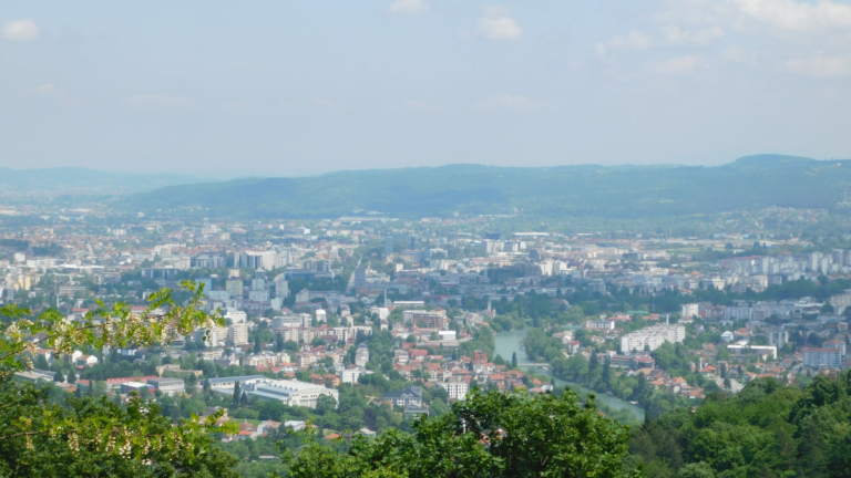 Anketa CZZS-a otkrila najveće muke Banjalučana: Saobraćajni kolaps i gubitak zelenila