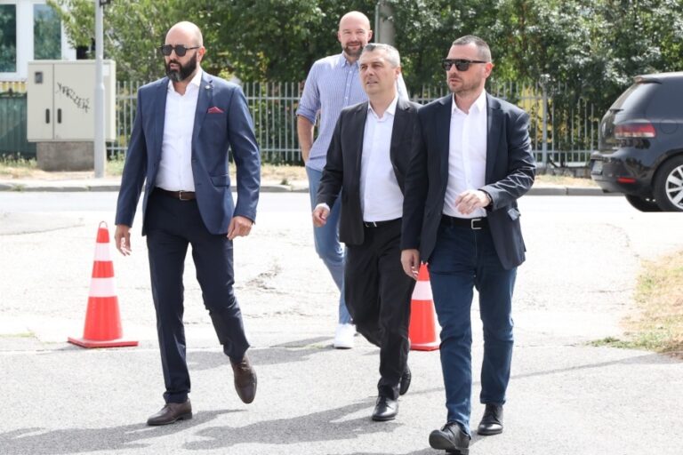 Podnešene krivične prijave protiv četiri osobe zbog negiranja ratnih zločina i veličanja ratnih zločinaca: “Ovo je tek početak”