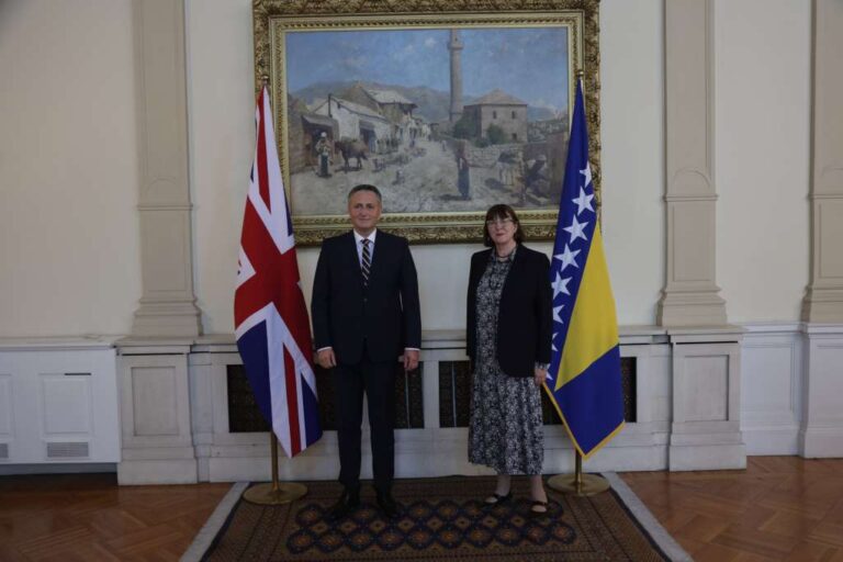 Don Meken Ambasadorka UK u BiH Fena