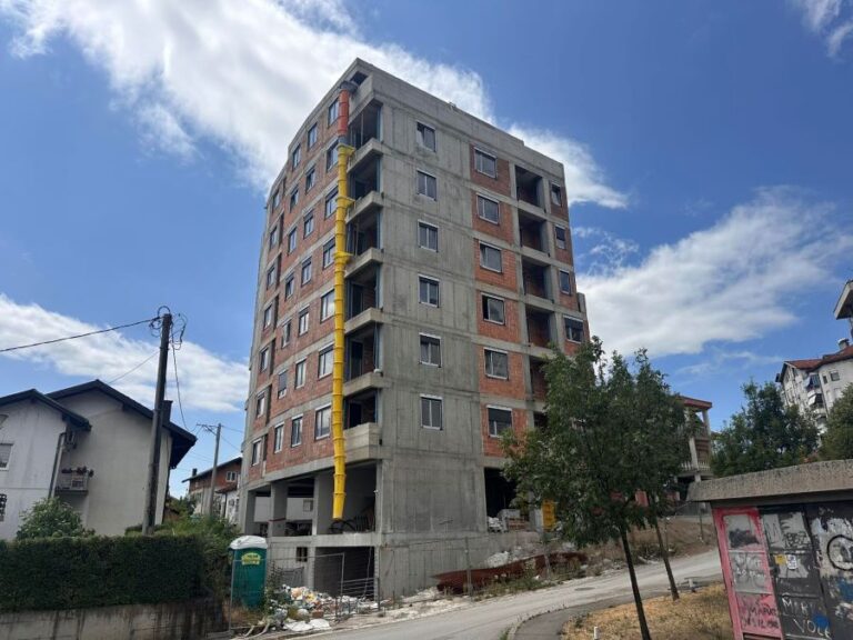 Grad Banjaluka pokušava da legalizuje Lukićevu zgradu