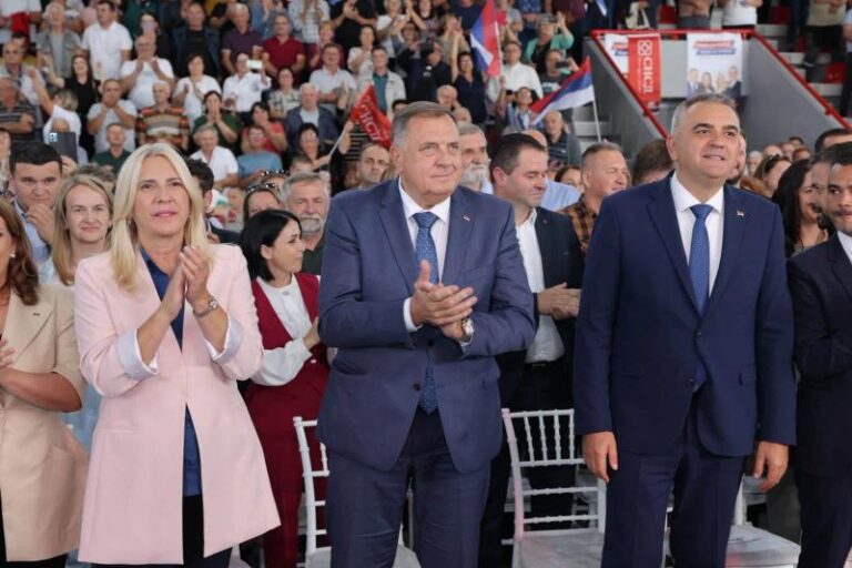 IAKO JE USTAVNI SUD BIH ZABRANIO: Dodik za 64.670.000 KM pegla ugled po bijelom svijetu