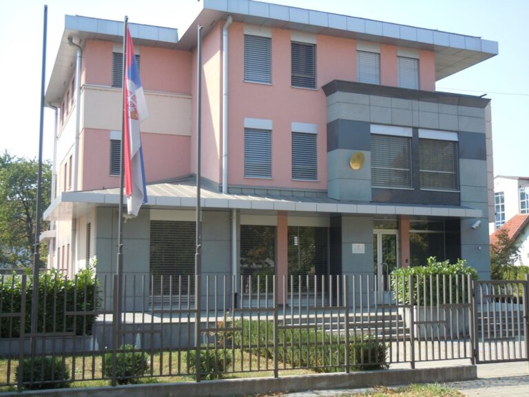 Glasovi preko Drine: Ko glasa, ko poziva, ko ćuti?