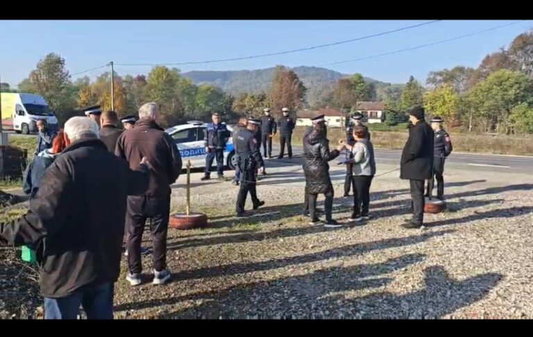 Podnovlje – Policija obezbjeđuje radove za solarne elektrane uprkos protivljenju mještana
